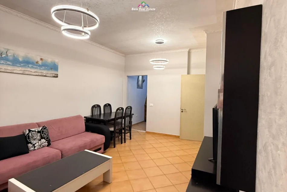 Tirane, shes apartament 1+1+Ballkon Kati 5, 64 m² 135.000 € (ali demi)