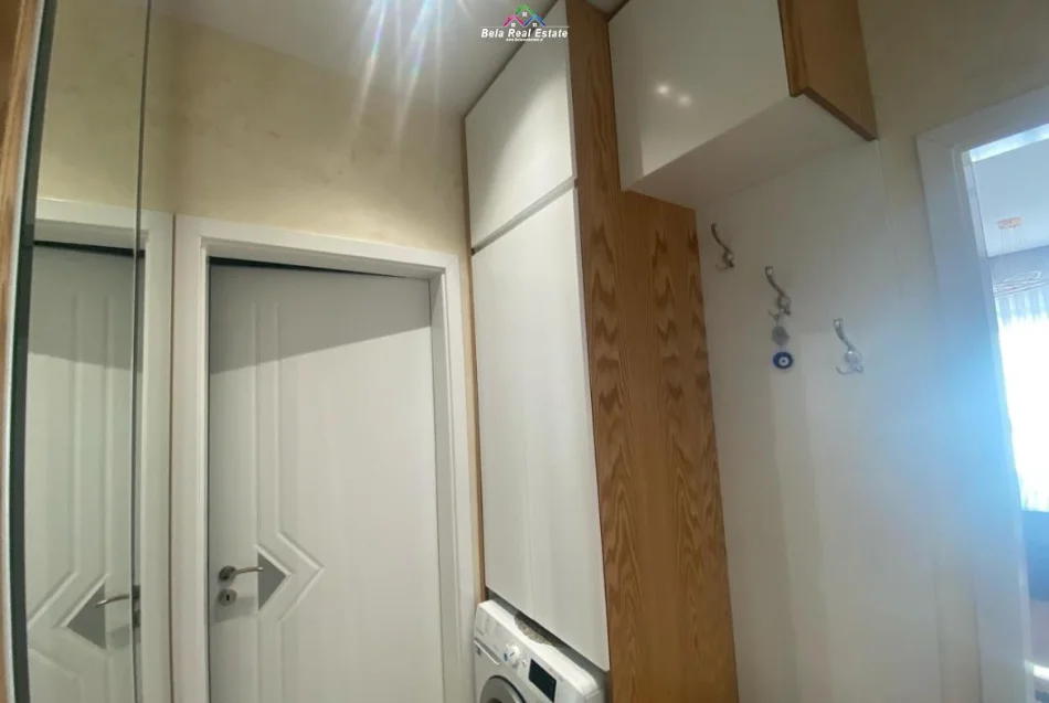 Tirane, jepet me qera apartament 1+1+Ballkon Kati 9, 70 m² 680 € (kompleksi kontakt)