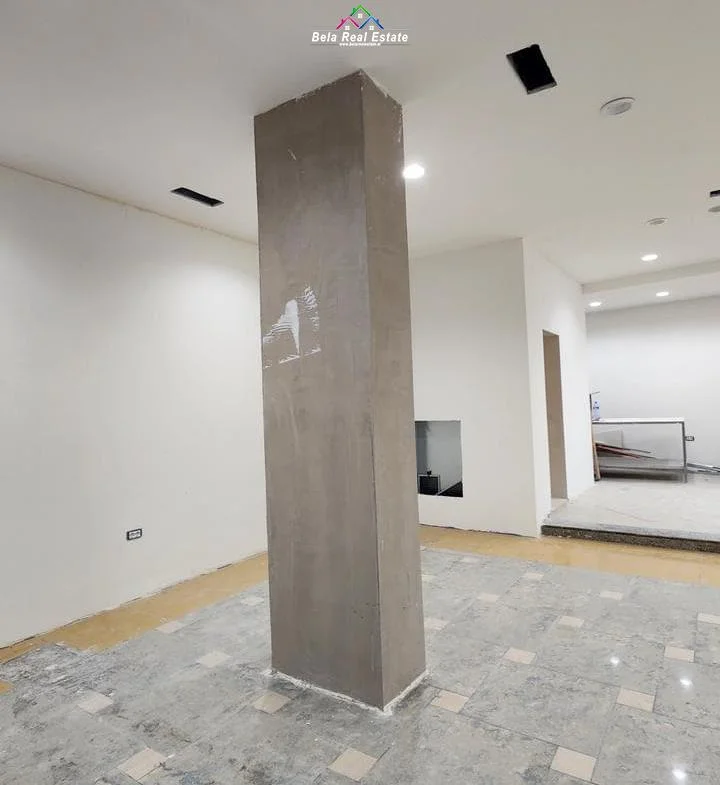 Tirane, jepet me qera dyqan Kati 0, 150 m² 1.500 € (Qender)