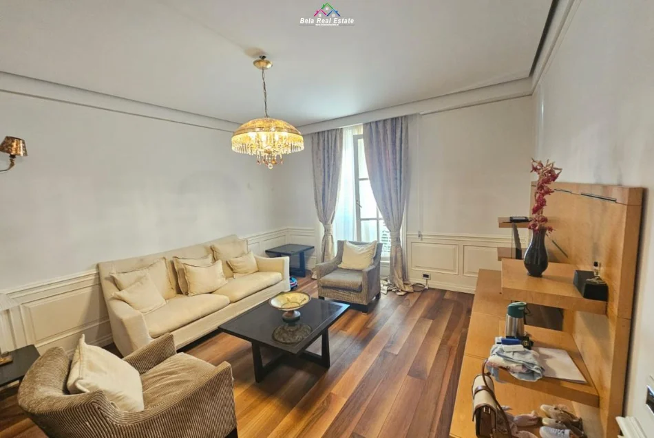 Tirane, jepet me qera apartament 1+1 Kati 2, 75 m² 700 € (prane Shkolles se Kuqe)