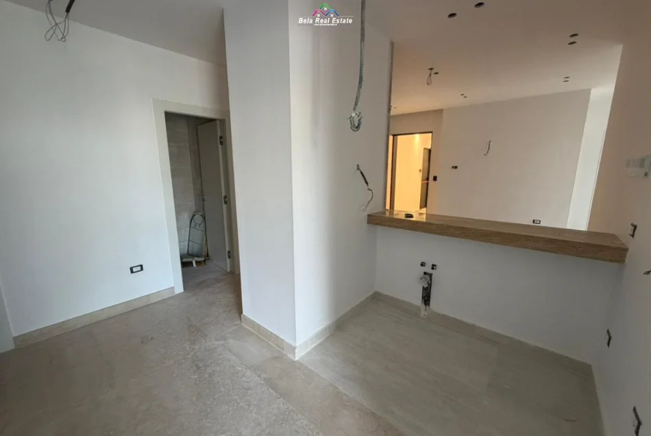 Tirane, jepet me qera zyre Kati 3, 155 m² 5.000 € (rruga elbasanit)