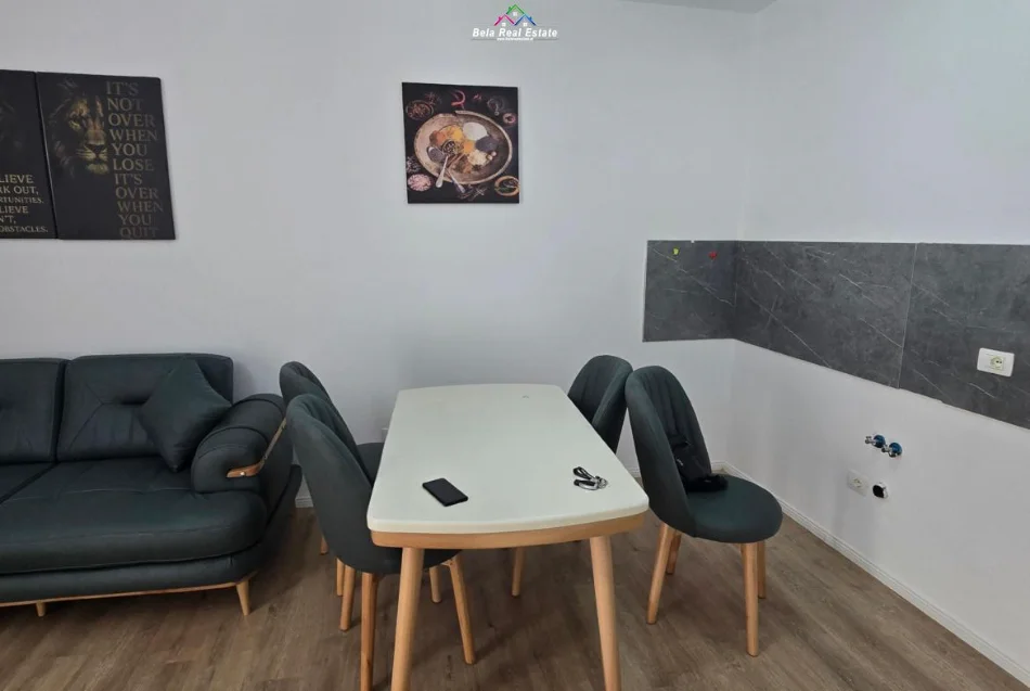 Tirane, shitet apartament 1+1+Ballkon Kati 3, 74 m² 139.000 € (fresku)