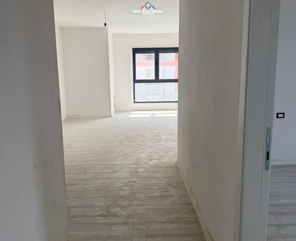 Tirane, jepet me qera zyre Kati 2, 126 m² 800 € (Rruga Filip Jano)