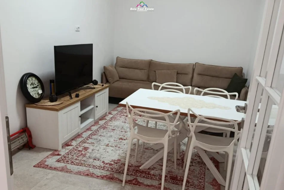 Tirane, jepet me qera apartament 2+1 Kati 1, 75 m² 620 € (vasil shanto)