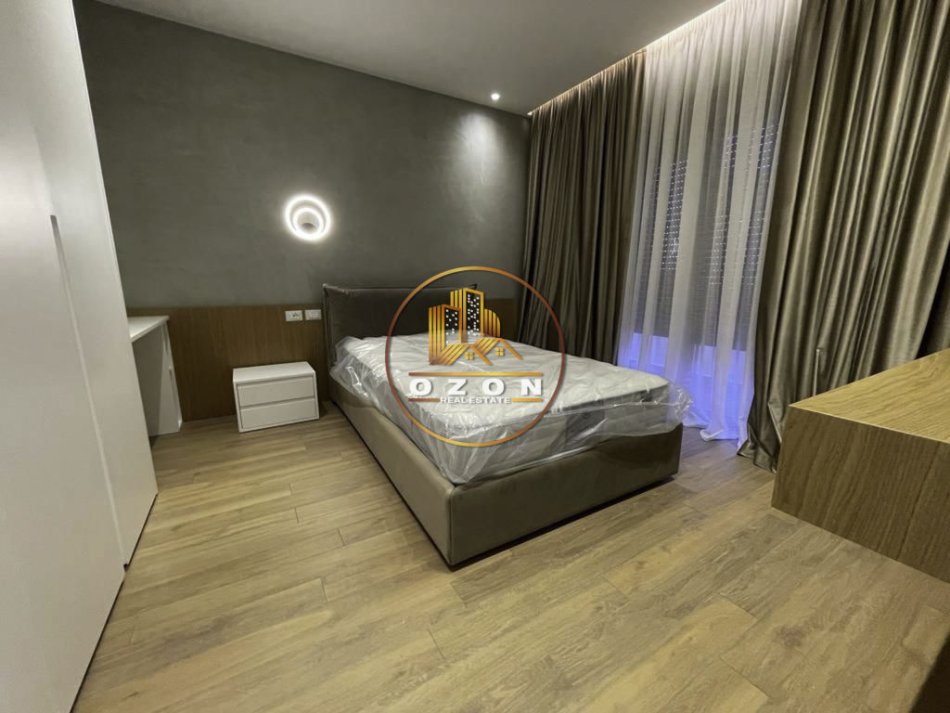 Tirane, jepet me qera Vile 3+1 Kati 3, 201 m² 3.000 € (teg)