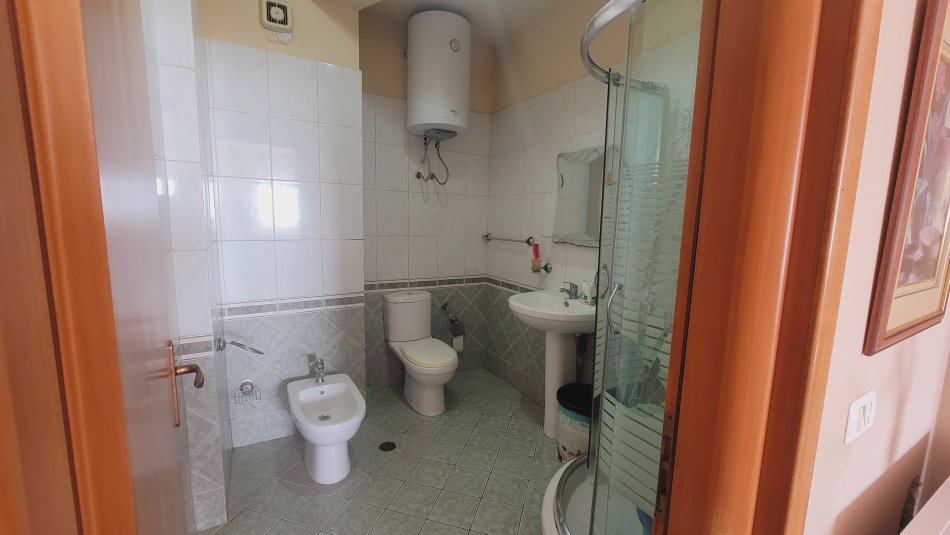 !!DHENE!!Durres, jepet me qera apartament 1+1+Ballkon Kati 3, Vollga, Durres 320 €