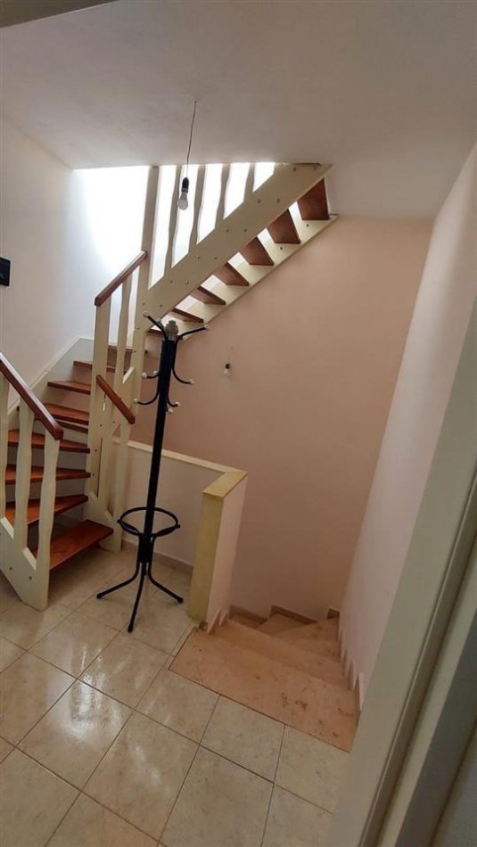 Tirane, shitet apartament Kati 3, 202 m² 250.000 € (Rr. Dalip Topi)