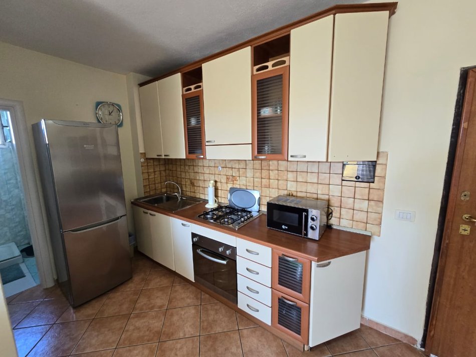 !!!DHENE!!!Durres, jepet me qera apartament 1+1+Ballkon Kati 5, 70 m² 300 € (Prane kompleksit Florida)