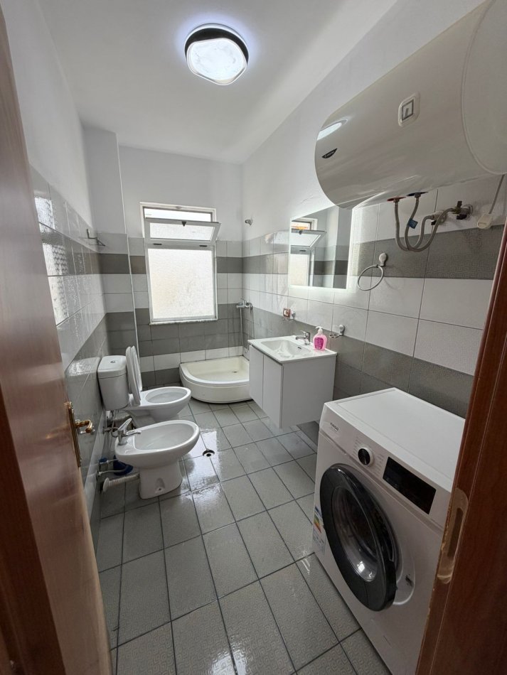 Jepet me qira Apartament 2+1 Kati 4, 90 m² 450 € (Yzberisht)