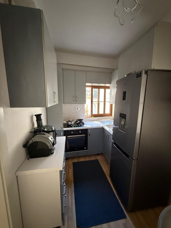 Tirane, jepet me qera Vile 2+1 Kati 2, 160 m² 931 € (Rruga Zija Kambo)