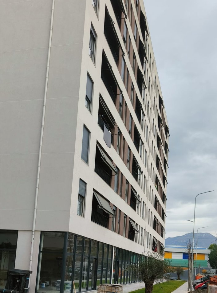 Tirane, shes ambjent biznesi Kati 0, 107 m² 267.000 € (qENDER kAMEZ)