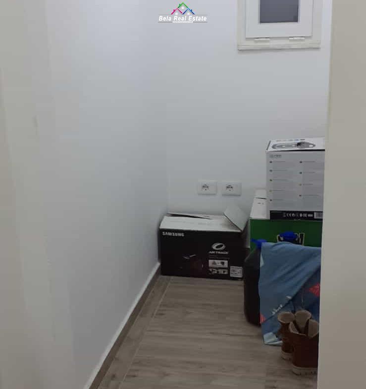 Tirane, jepet me qera apartament 1+1 , 70 m² 570 € (Rruga e Kavajes)