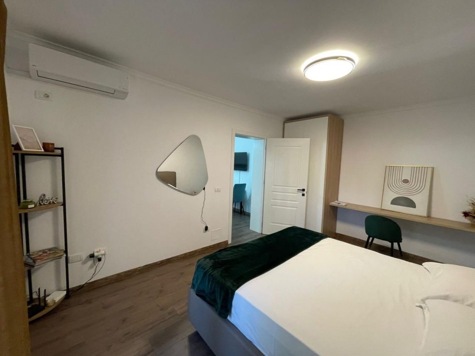 Tirane, jepet me qera apartament 1+1+Ballkon Kati 2, 47 m² 600 € (21 Dhjetori)