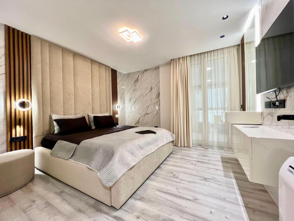 Tirane, jepet me qera apartament duplex 4+1+Ballkon Kati 7, 155 m² 2.300 € (Rruga Ismail Qemali)