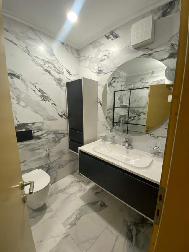 Tirane, jepet me qera apartament 2+1+BLK Kati 4, 110 m² 700 Euro