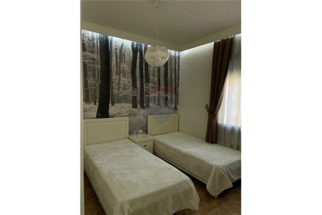 Tirane, jepet me qera apartament 1+1+BLK Kati 4, 65 m² 370 Euro (Selvia)