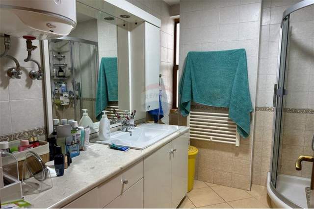 Tirane, shitet apartament 3+1+A+BLK Kati 13, 151 m² 295.800 Euro (Qender)