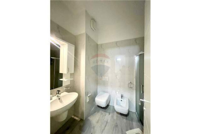 Tirane, jepet me qera apartament 1+1+BLK Kati 5, 65 m² 800 Euro (Kompleksi Delijorgji)