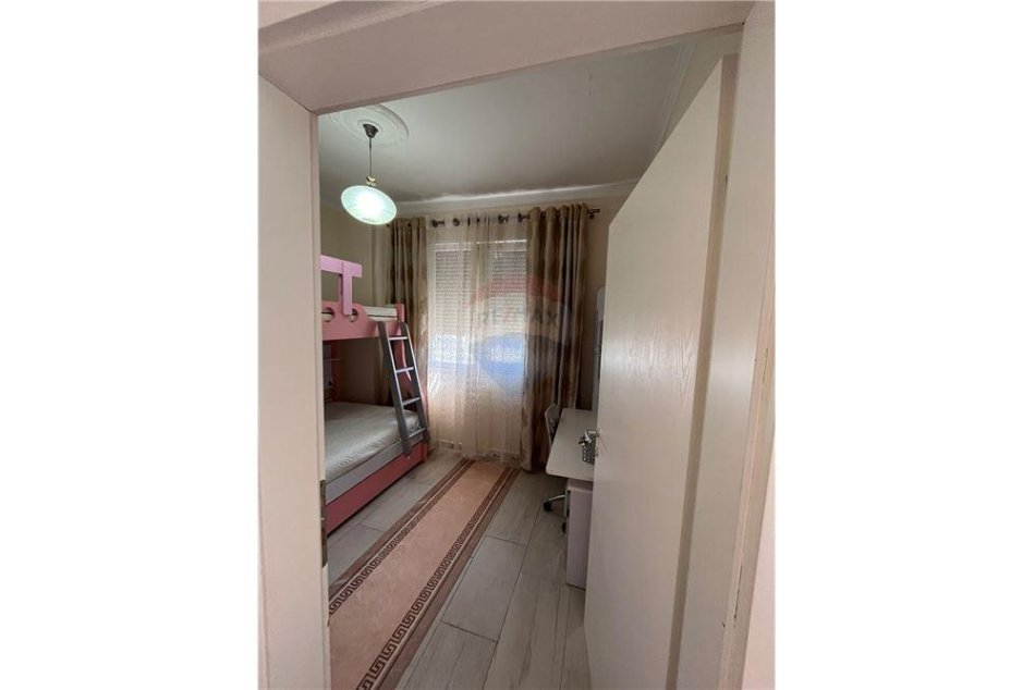 Tirane, jepet me qera apartament 2+1 , 80 m² 500 € (Rruga Selita e Vjeter - Kopshti Botanik)