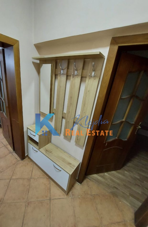Tirane, jepet me qera apartament 2+1 Kati 4, 46 m² 490 € (Rruga e Kavajes, afer spitalit gjerman)