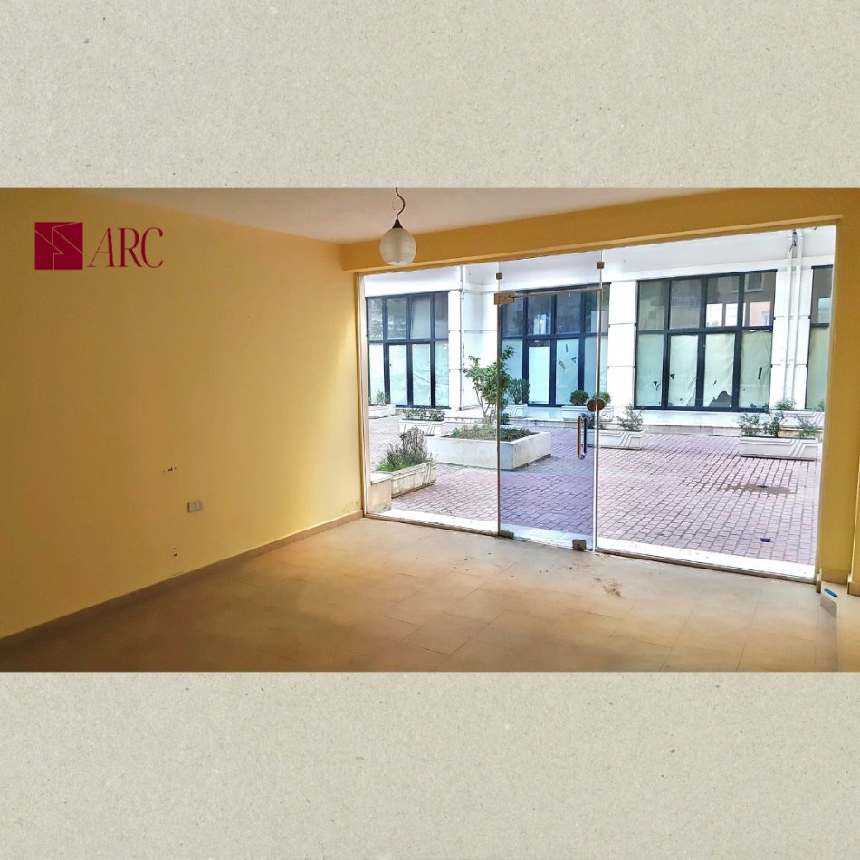 Tirane, shitet dyqan Kati 0, 86 m² 159.000 € (Kompleksi Eleonora)