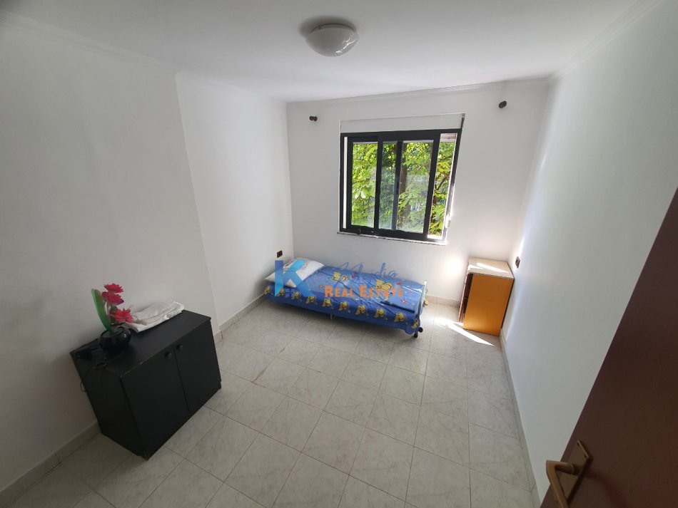 Tirane, shitet apartament 3+1+Aneks+Ballkon Kati 4, 96 m² 280.000 € (Bllok, afer LSI)