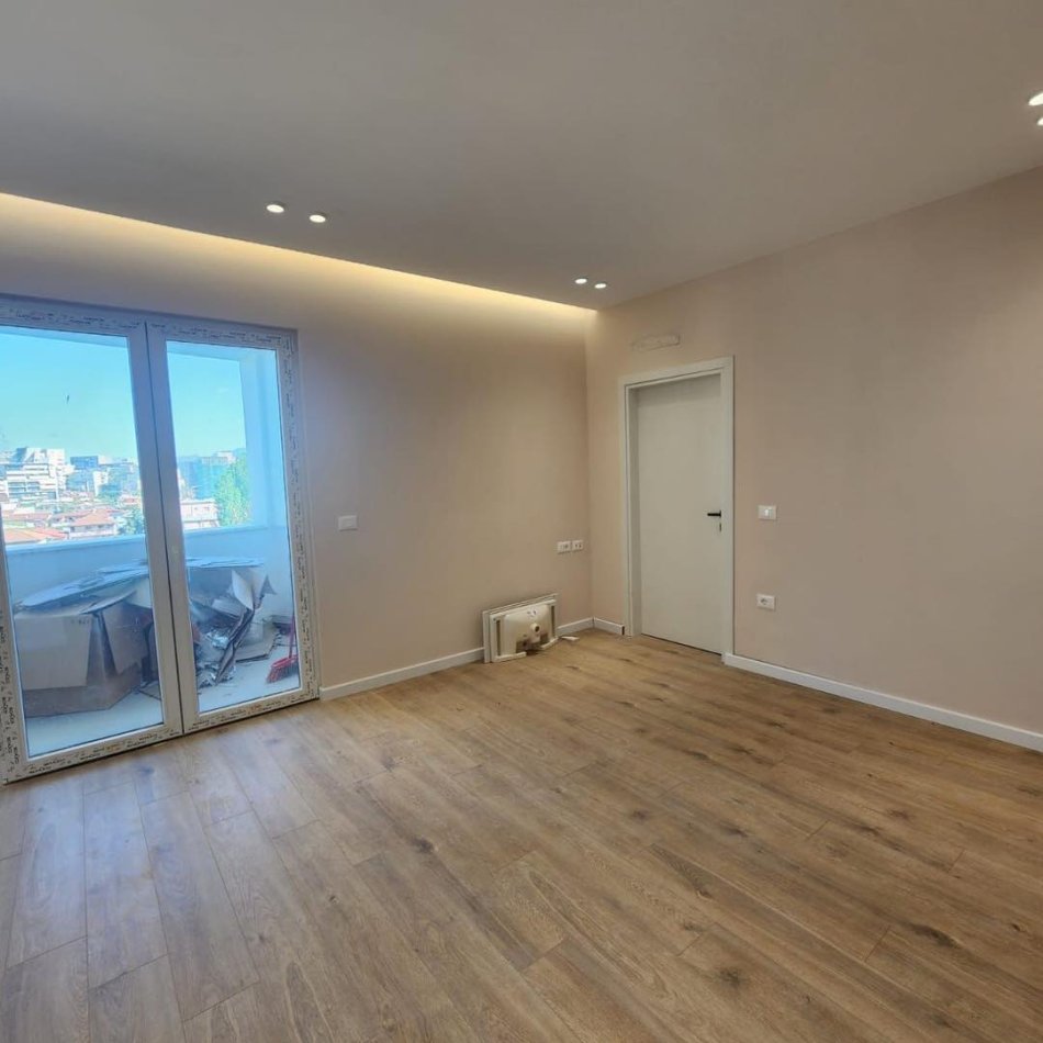 Tirane, jepet me qera apartament 1+1+Ballkon Kati 7, 65 m² 450 € (River Residence-Orion Construction)