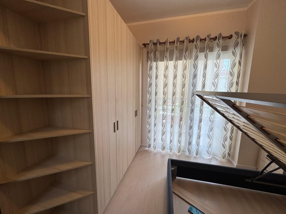 Tirane, jepet me qera apartament 1+1+Ballkon Kati 2, 78 m² 550 € (Rezidenca Kodra e Diellit)