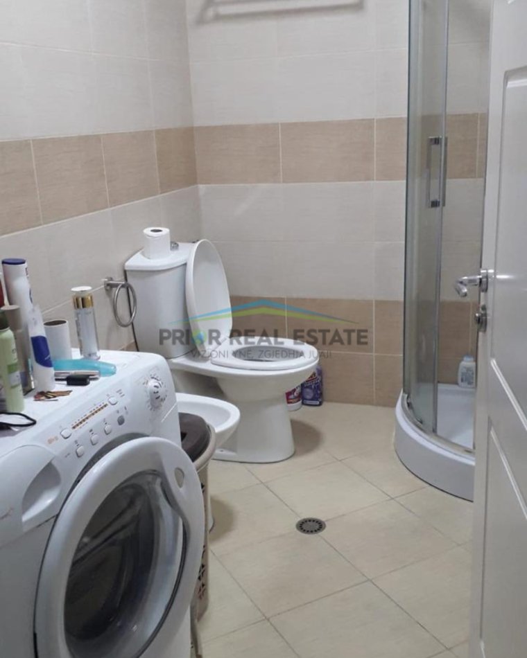 Tirane, shitet apartament 1+1 Kati 3, 62 m² 140.000 € (Materniteti i ri, Brryl)