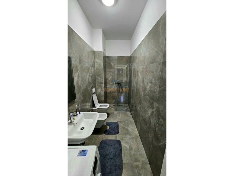 Tirane, jepet me qera apartament 1+1 Kati 3, 58 m² 700 € (Square 21)