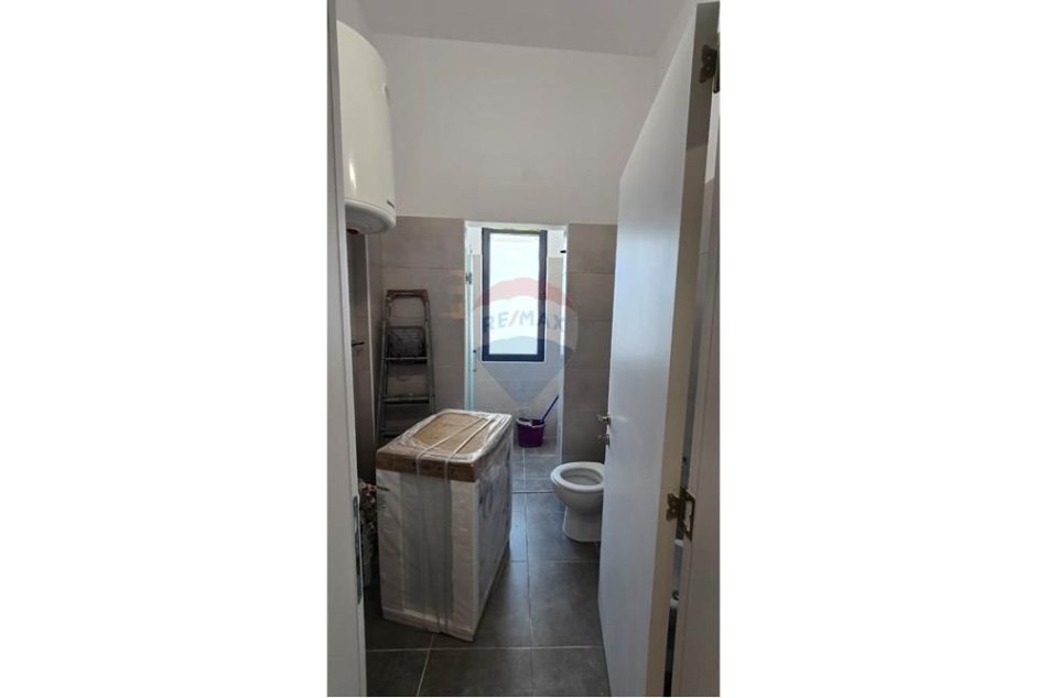 Tirane, jepet me qera apartament 1+1 , 70 m² 600 € 