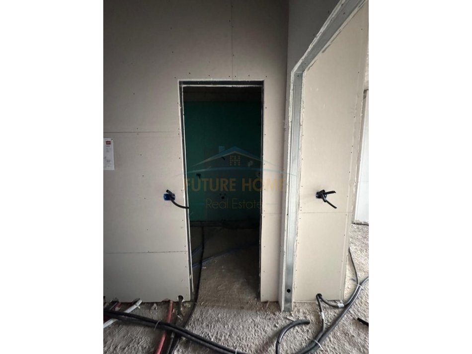 Tirane, shes apartament 2+1+Aneks+Ballkon Kati 2, 114 m² 204.800 € (Rrethrrotullimi i Shkozes)