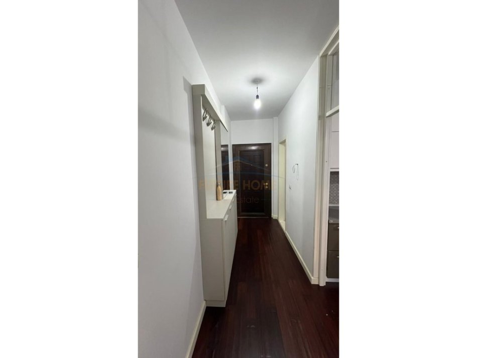 Tirane, shitet apartament 1+1+Ballkon Kati 1, 68 m² 110.000 € (FRESKU)