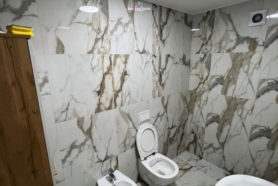 Tirane, jepet me qera apartament 2+1+Ballkon Kati 9, 110 m² 720 € (Rruga Don Bosko)