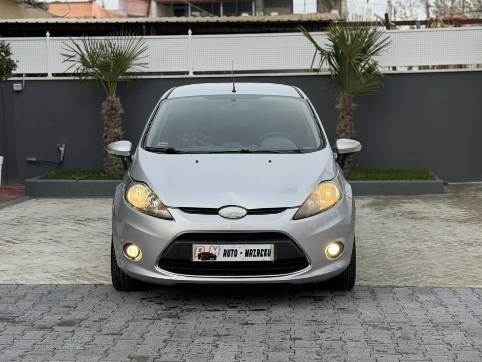 Fier, shes makine FORD FIESTA-1.4 BENZIN GAZ FABRIKE-SAPO ARDHUR-ME DOGAN PAGUAR 3100 EURO(NUK NDERROHET)-SUPER EKONOMIKE-069 44 00 305 Benzin+Gaz, gri metalizato manuale Kondicioner 198.000 km 3.300 €