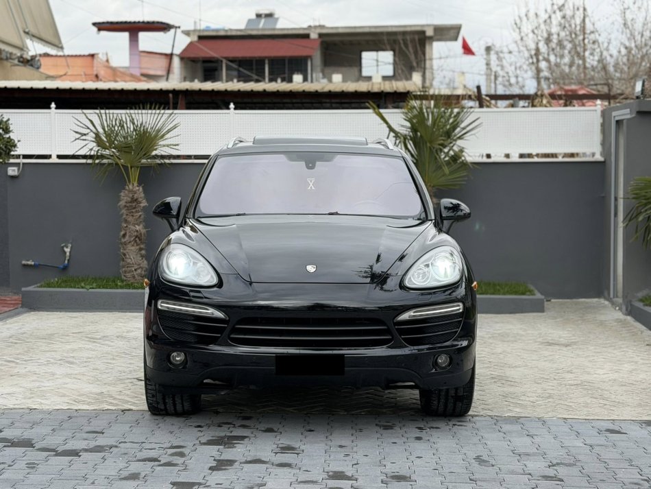 Fier, shes makine PORSCHE CAYENNE-3.6 BENZIN GAZ STAG-FULL OPTIONS-LETRAT 12-2026 XHAMA TE ZINJ KOMPLET-13.500 EURO OSE NDERROHET-069 44 00 305 Benzin+Gaz, e zeze automatik Klima 250.000 km 13.500 €