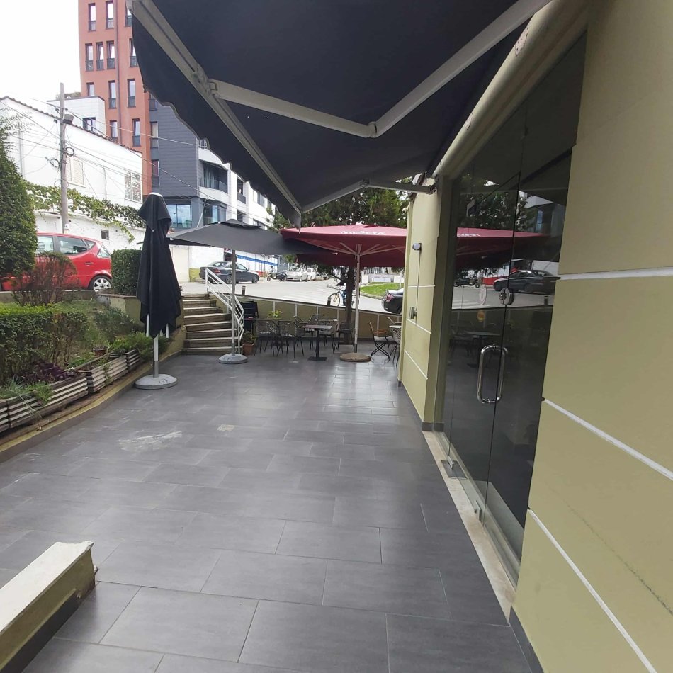 Tirane, shitet nga Pronari, pa-komision bar-kafe Kati 0, 140 m² 320.000 € (Rruga Ali Visha)