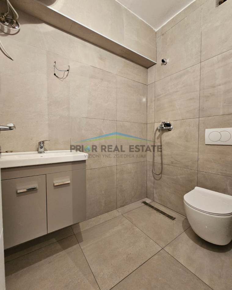 Tirane, shitet apartament 1+1 Kati 5, 42 m² 102.000 € (21 Dhjetori)