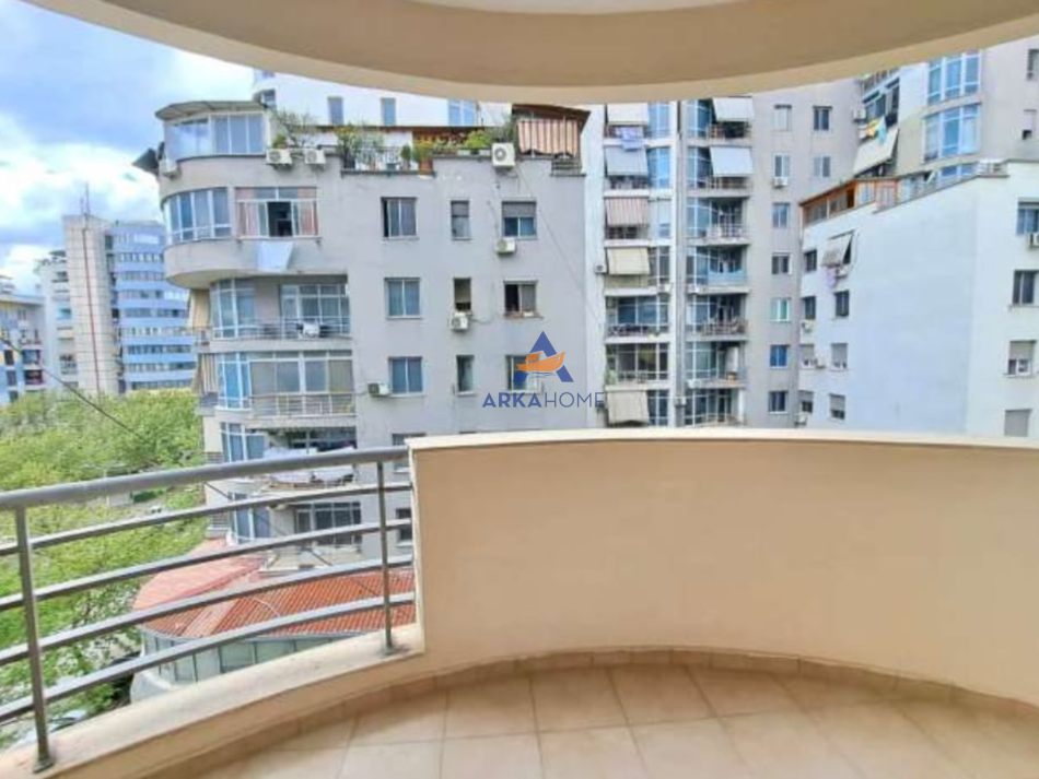 Tirane, jepet me qera apartament 2+1+Ballkon Kati 6, 104 m² 700 € (RRUGA KAVAJES,CONDOR CENTER)
