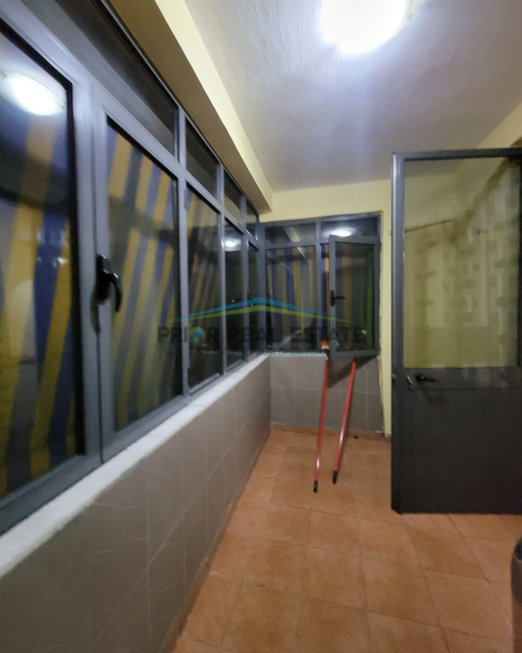 Tirane, jepet me qera apartament 1+1+Ballkon Kati 6, 75 m² 550 € (Ish Parku)