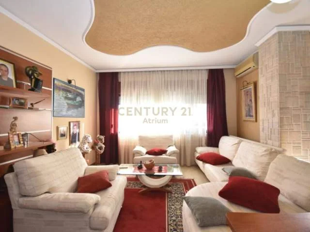 Tirane, jepet me qera apartament Kati 7, 135 m² 750 Euro (faik konica)
