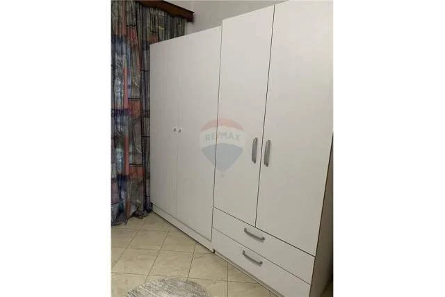 Tirane, jepet me qera apartament 1+1 Kati 3, 72 m² 400 Euro