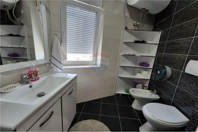 Tirane, jepet me qera apartament 2+1+BLK Kati 9, 79 m² 600 Euro (Rr.Frosina Plaku)