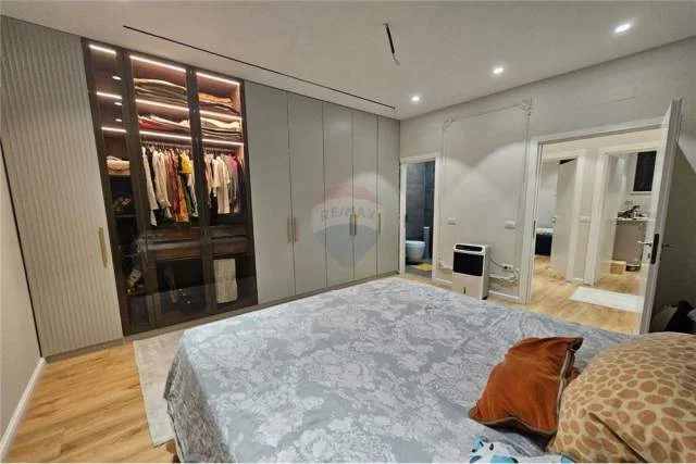 Tirane, jepet me qera apartament 3+1 Kati 0, 105 m² 950 Euro (Kodrat e Diellit)