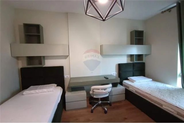 Tirane, jepet me qera apartament 2+1+BLK Kati 4, 85 m² 800 Euro (Rr.Frederik Shiroka)