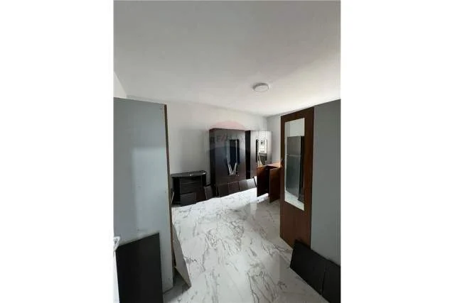 Tirane, jepet me qera apartament 3+1 Kati 4, 90 m² 400 Euro