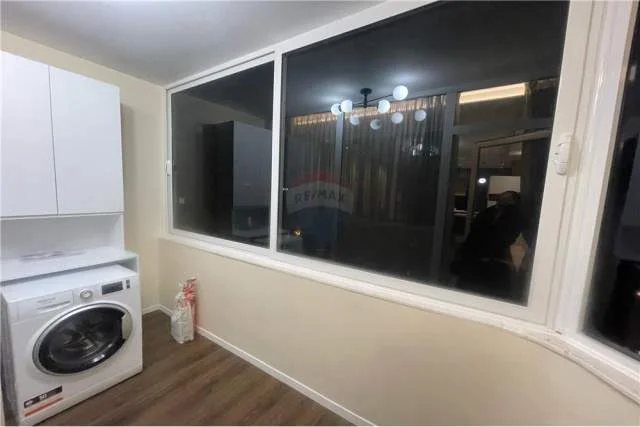 Tirane, jepet me qera apartament 1+1 Kati 5, 68 m² 550 Euro