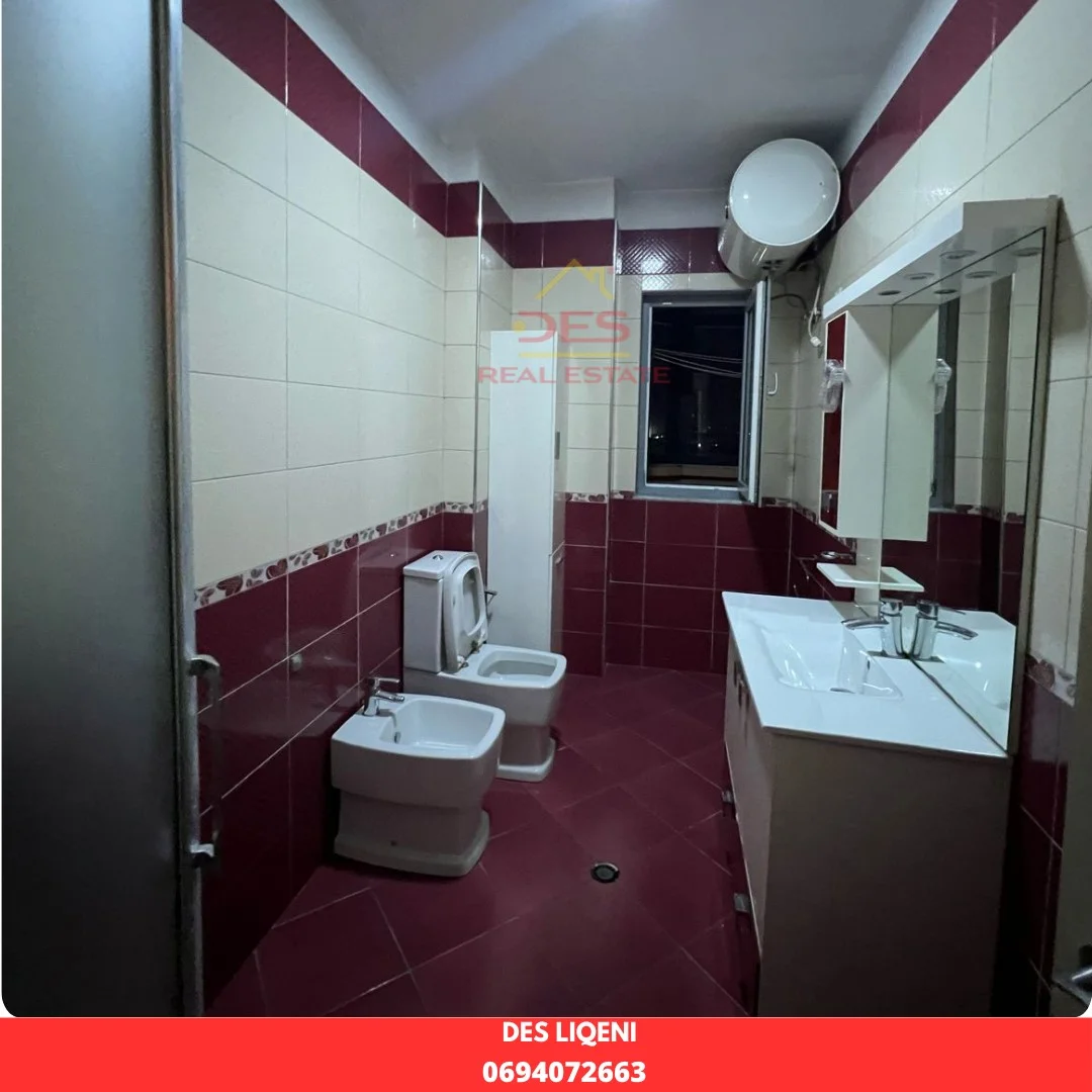 JEPET ME QIRA KATI I 8-TË 2+1+2 STACIONI I TRENIT, TIRANË