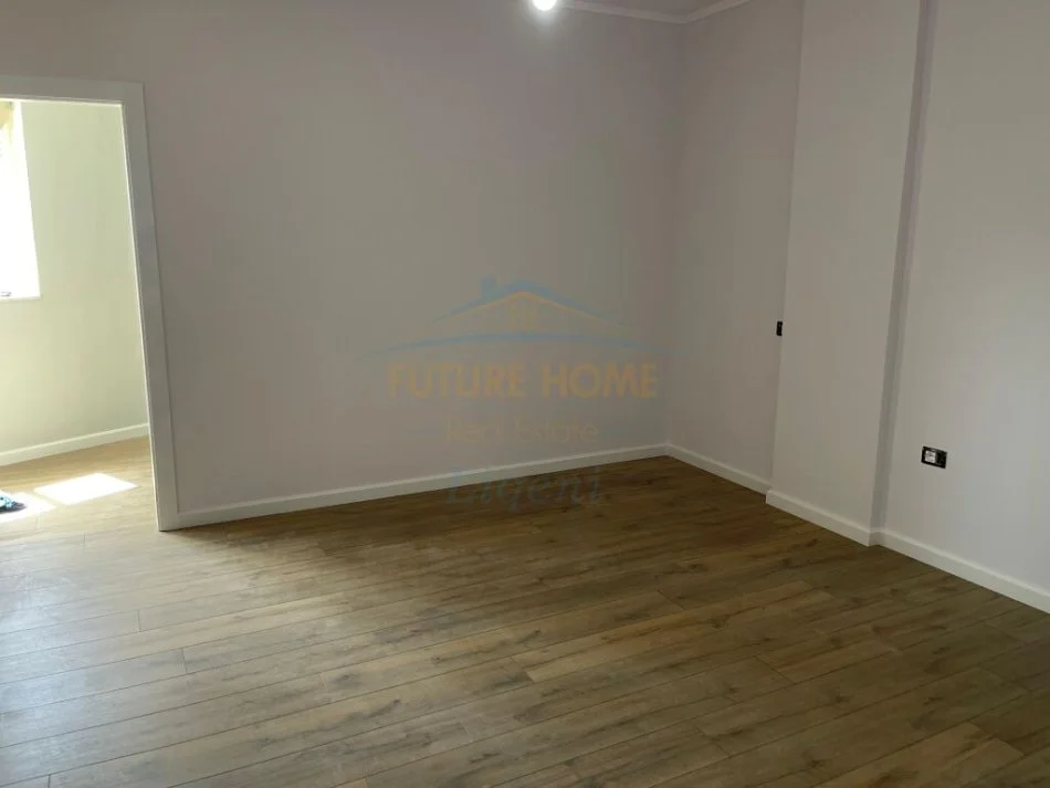 Shitet, Apartament 2+1, Fresk, Tiranë. LI39898