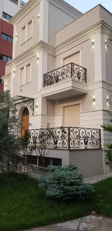 Shkoder, jepet me qera Vile 5+1, Kati 3, 728 m² 2,000 € (Rruga Nuri Bushati)